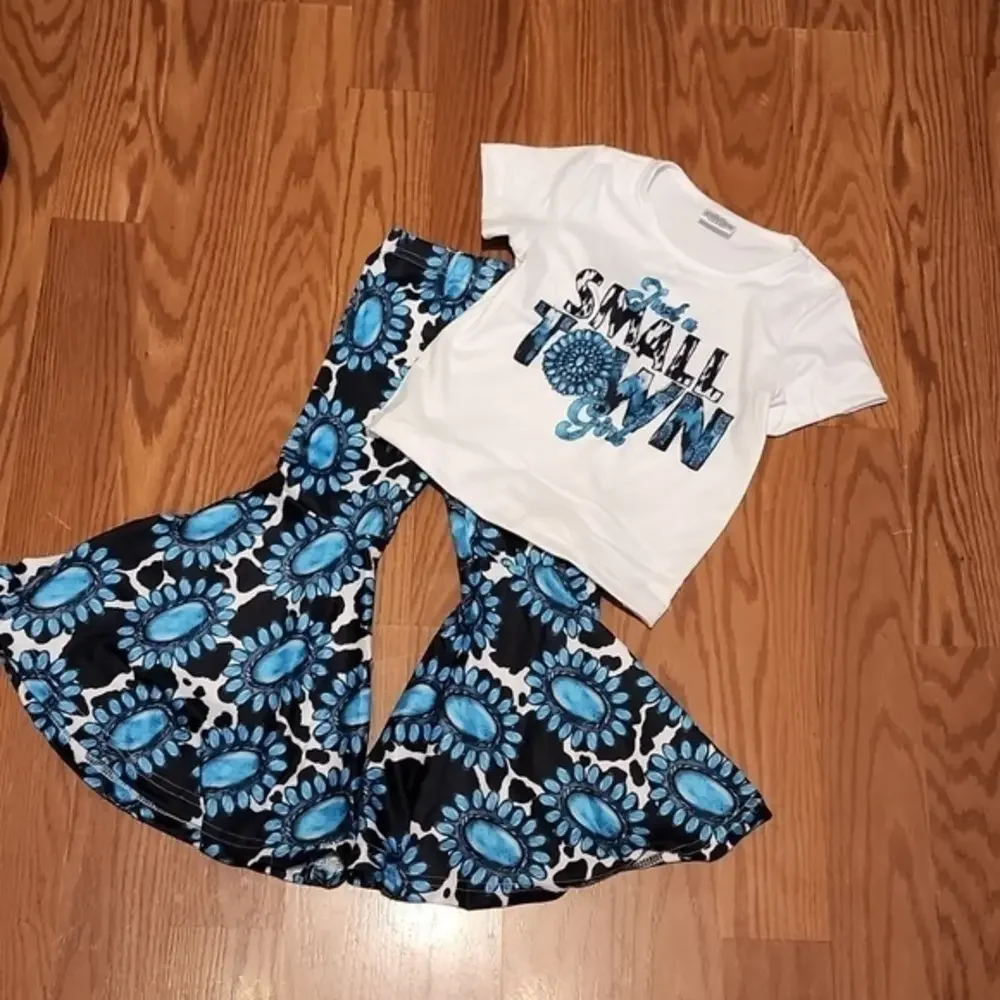 New~ just a small‎ town girl outfit 2/3